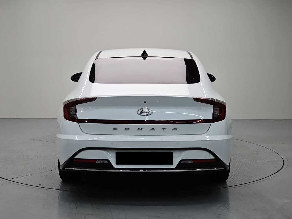 Hyundai Sonata — photo 03