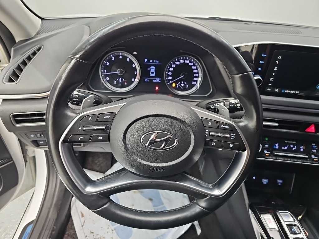 Hyundai Sonata — photo 09