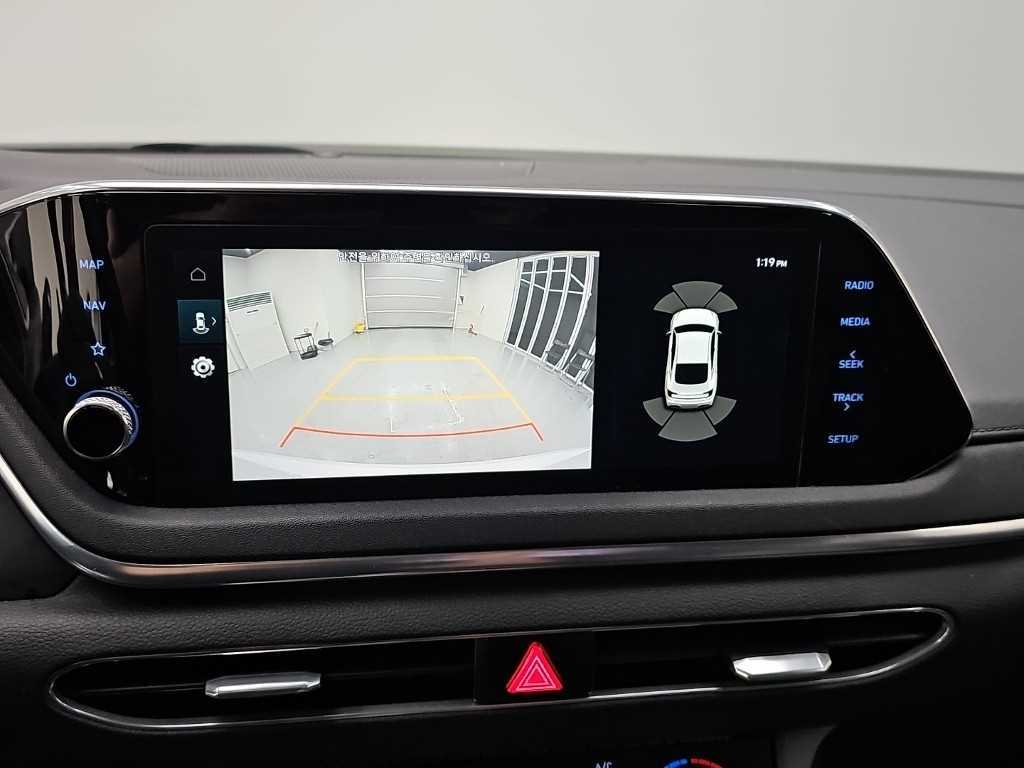 Hyundai Sonata — photo 16
