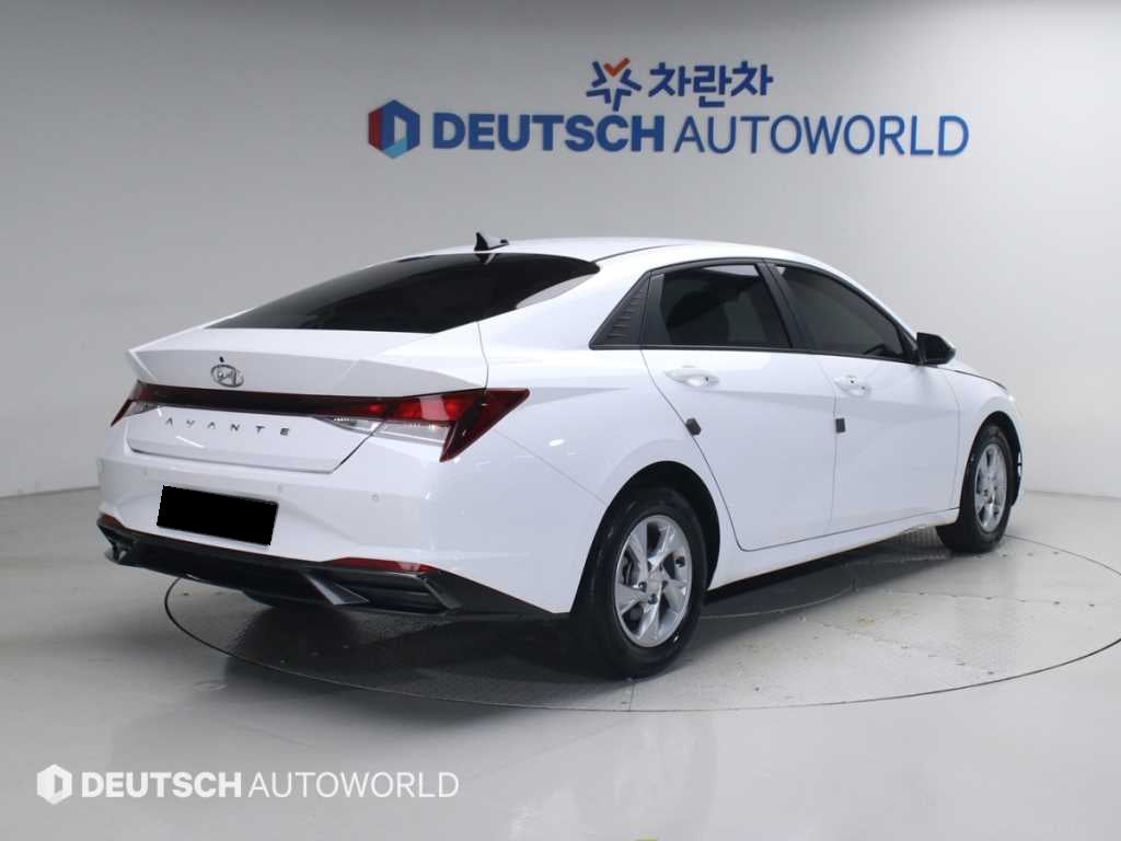 Hyundai Avante — photo 02