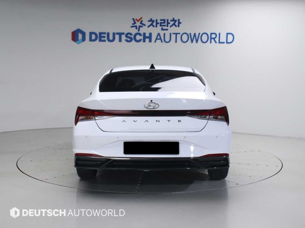 Hyundai Avante — photo 04