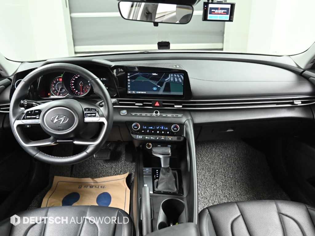 Hyundai Avante — photo 07