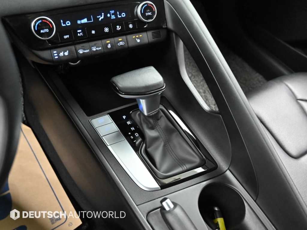 Hyundai Avante — photo 09