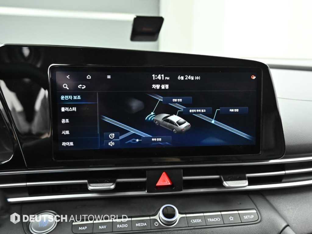Hyundai Avante — photo 17