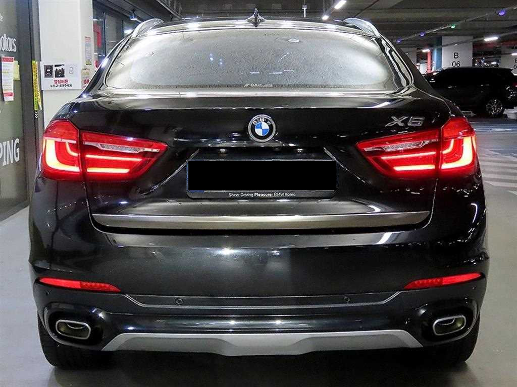 BMW X6 — photo 05