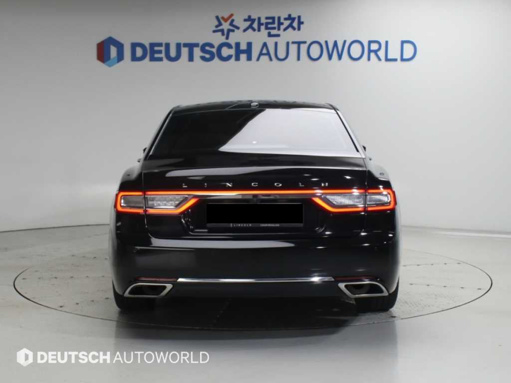 Lincoln Continental — photo 04