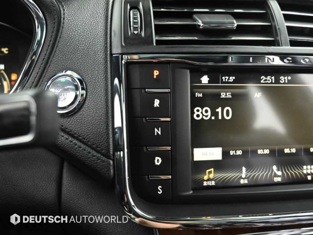Lincoln Continental — photo 09