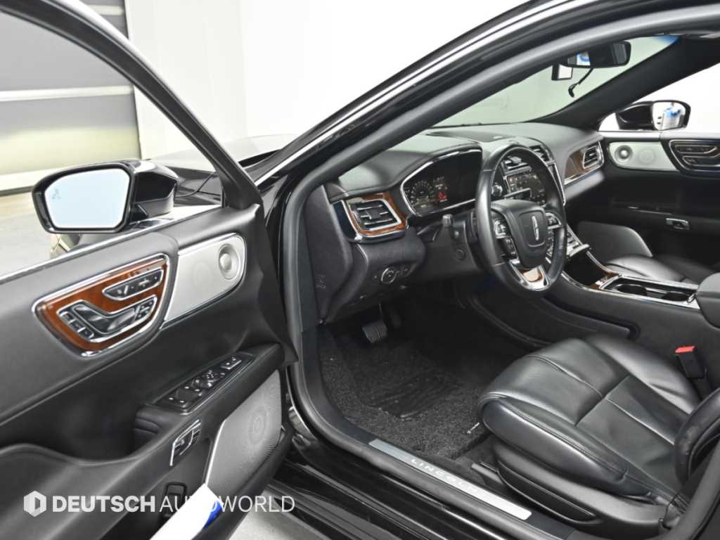Lincoln Continental — photo 11