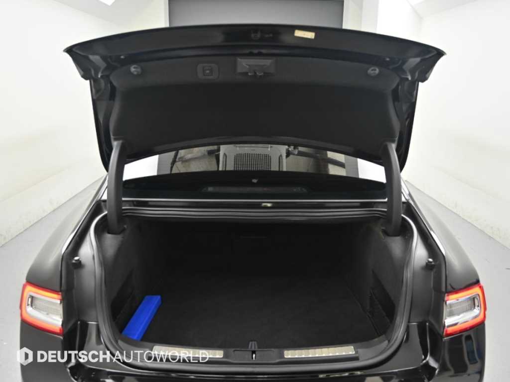 Lincoln Continental — photo 19
