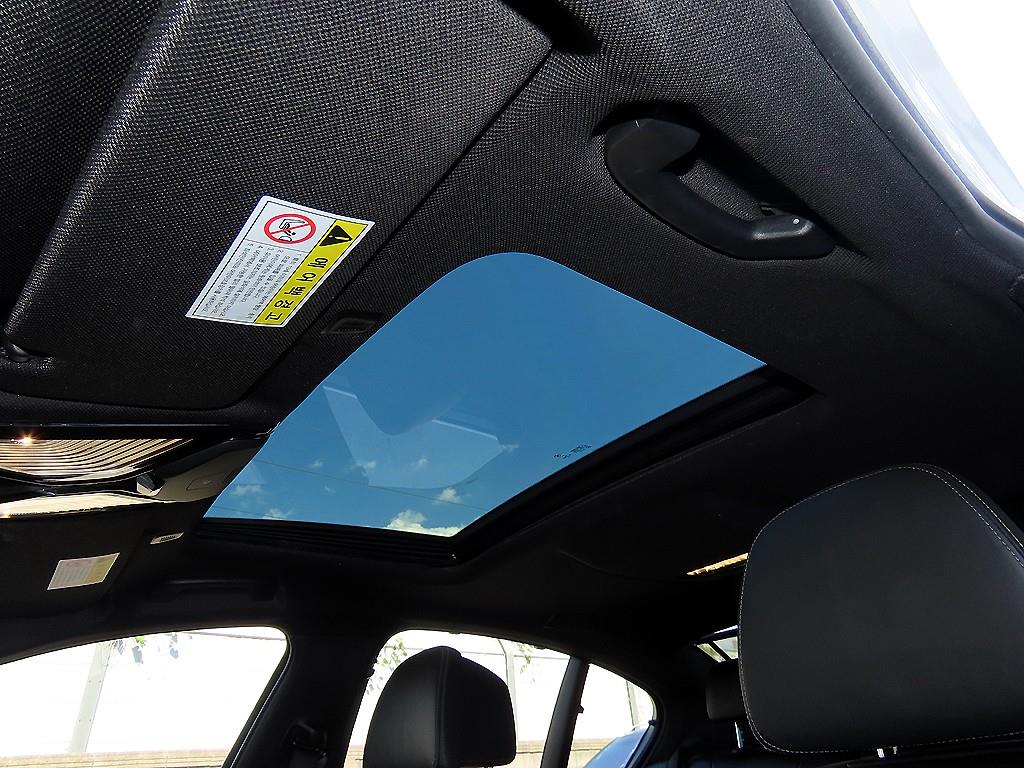 BMW 5-Series — photo 17
