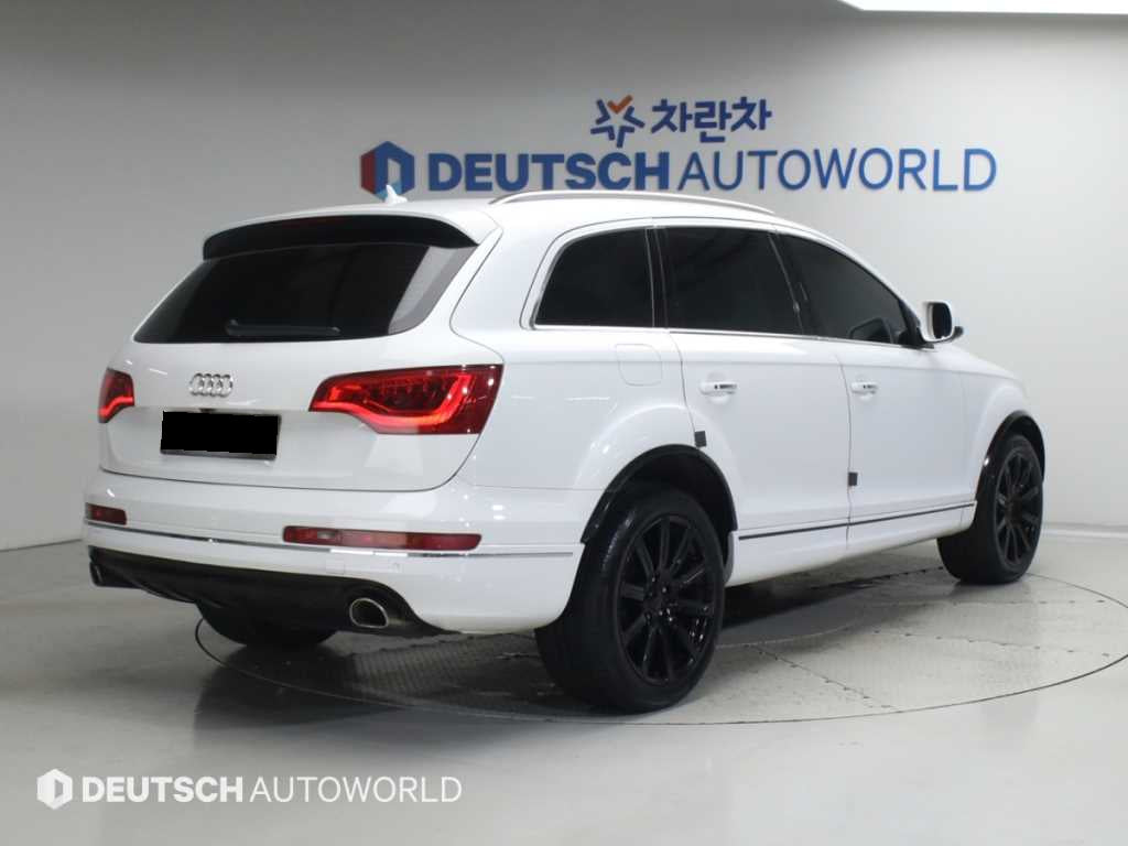 Audi Q7 — photo 02