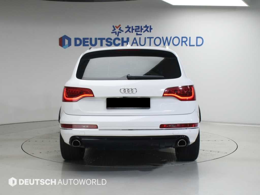 Audi Q7 — photo 04