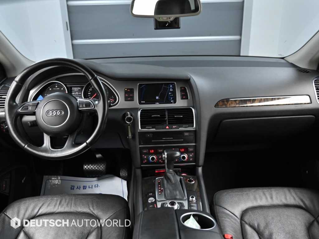 Audi Q7 — photo 07