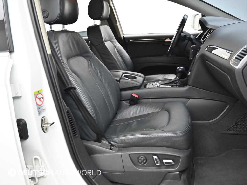Audi Q7 — photo 10
