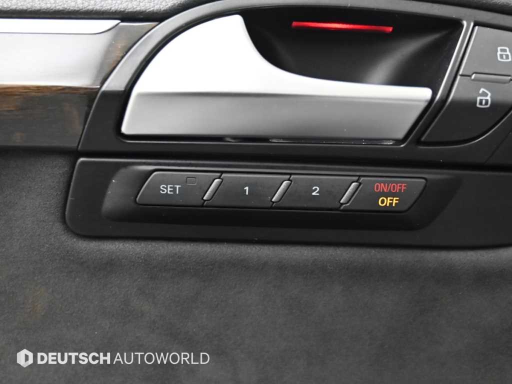 Audi Q7 — photo 17