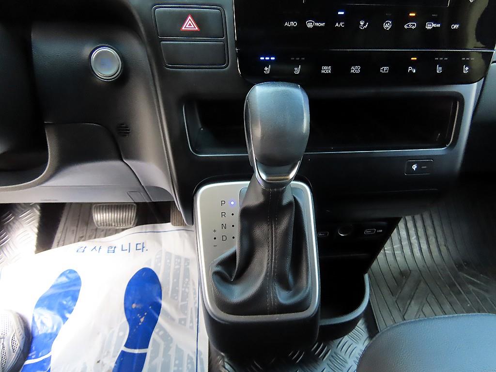 Hyundai Staria — photo 10