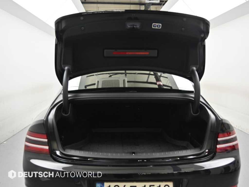 Genesis G80 — photo 05
