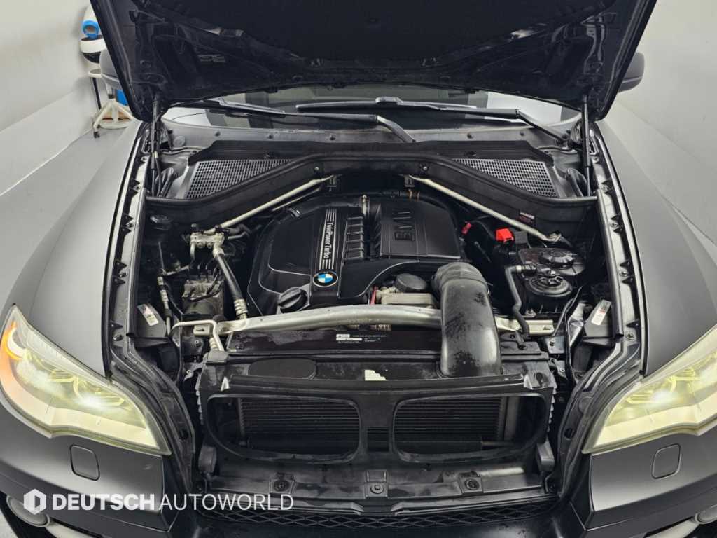 BMW X6 — photo 06