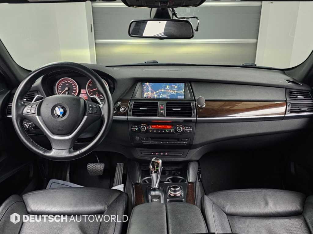 BMW X6 — photo 07