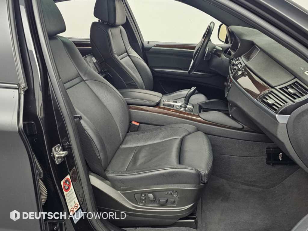 BMW X6 — photo 10