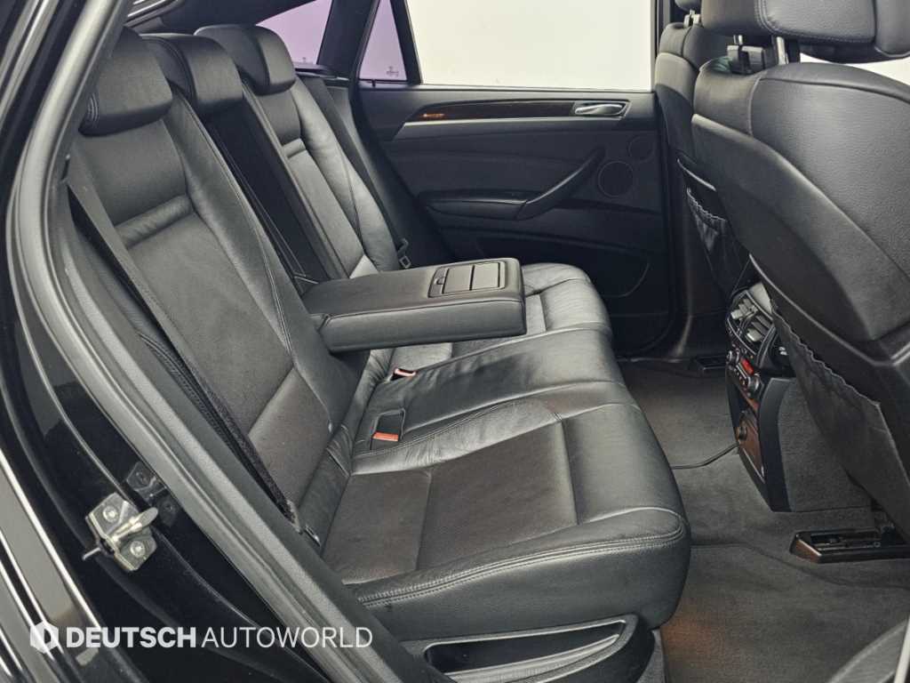 BMW X6 — photo 12