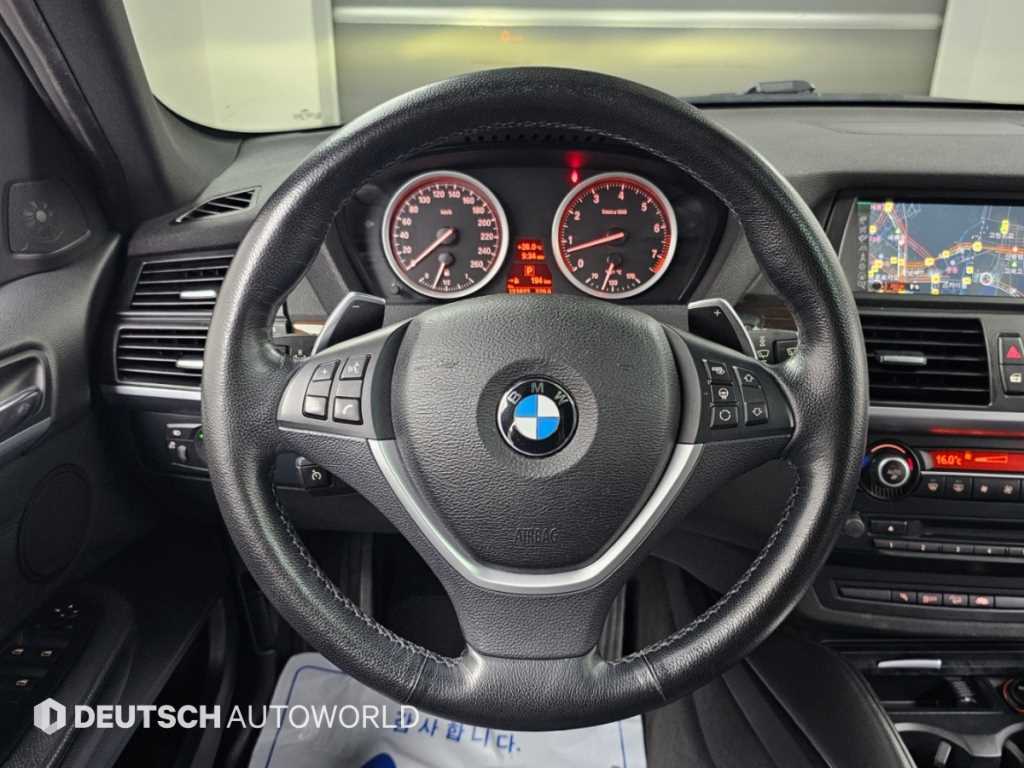 BMW X6 — photo 13