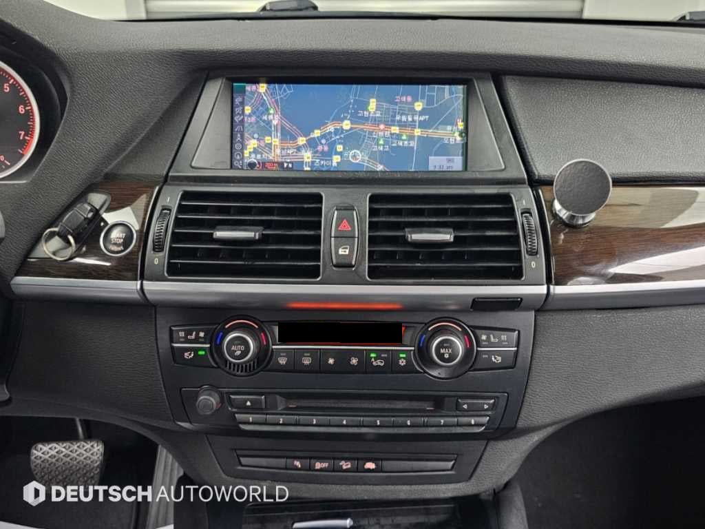 BMW X6 — photo 14