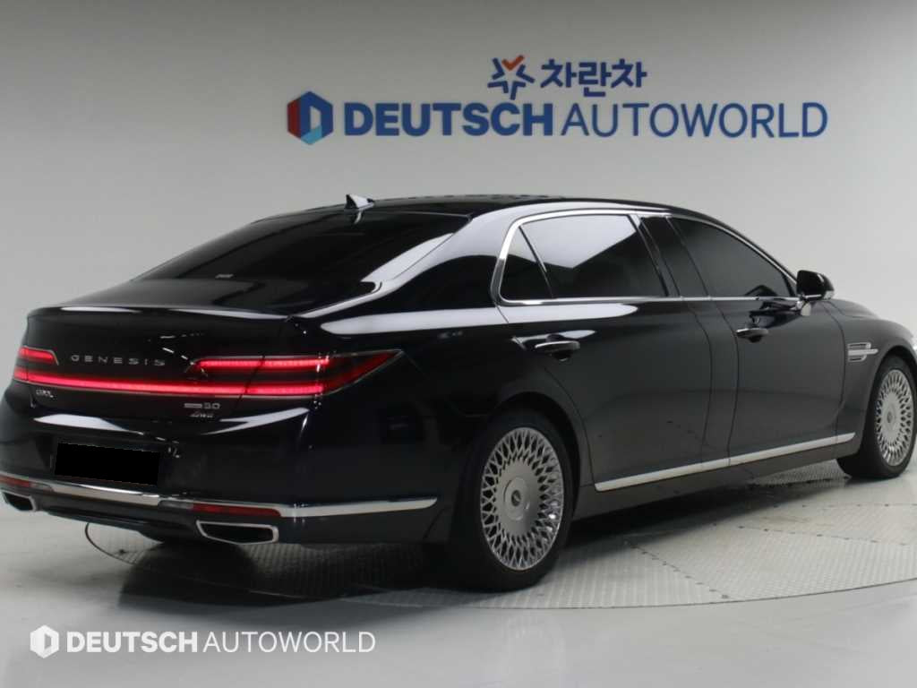 Genesis G90 — photo 02