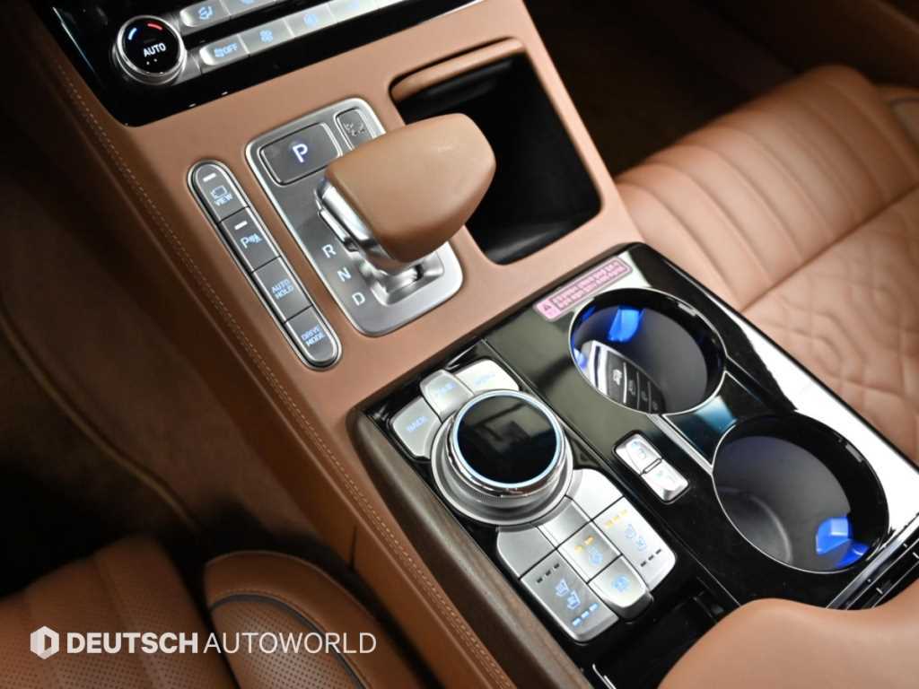 Genesis G90 — photo 09