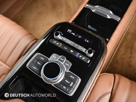 Genesis G90 — photo 16