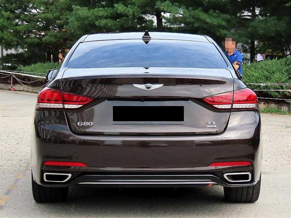 Genesis G80 — photo 04