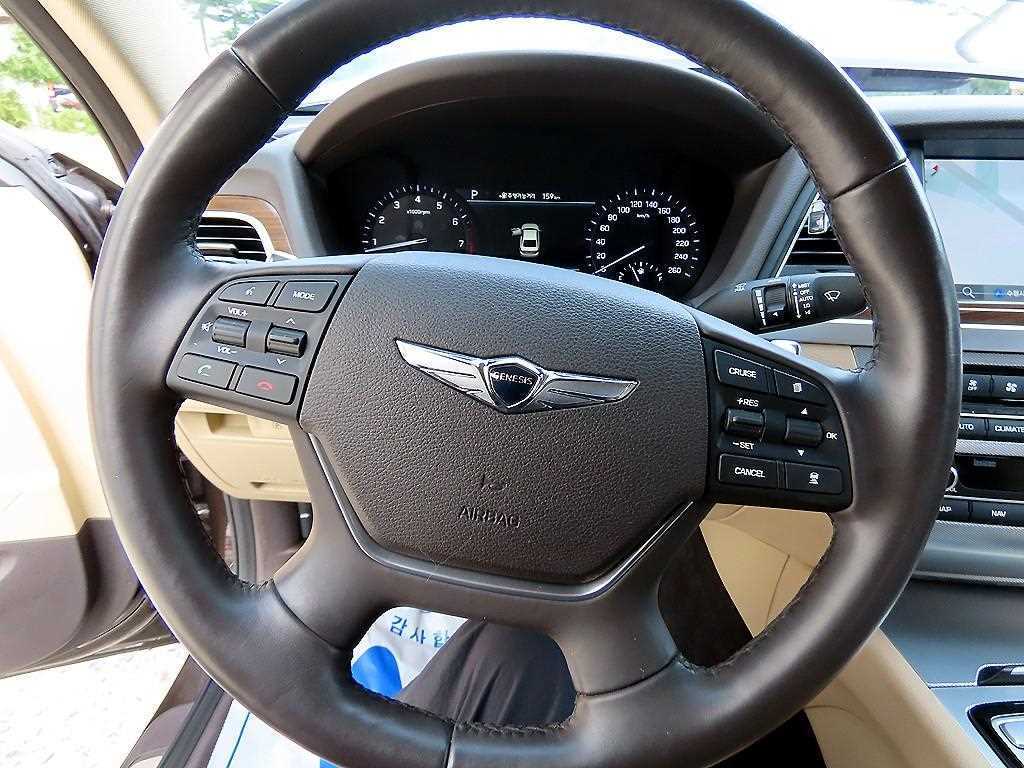 Genesis G80 — photo 08