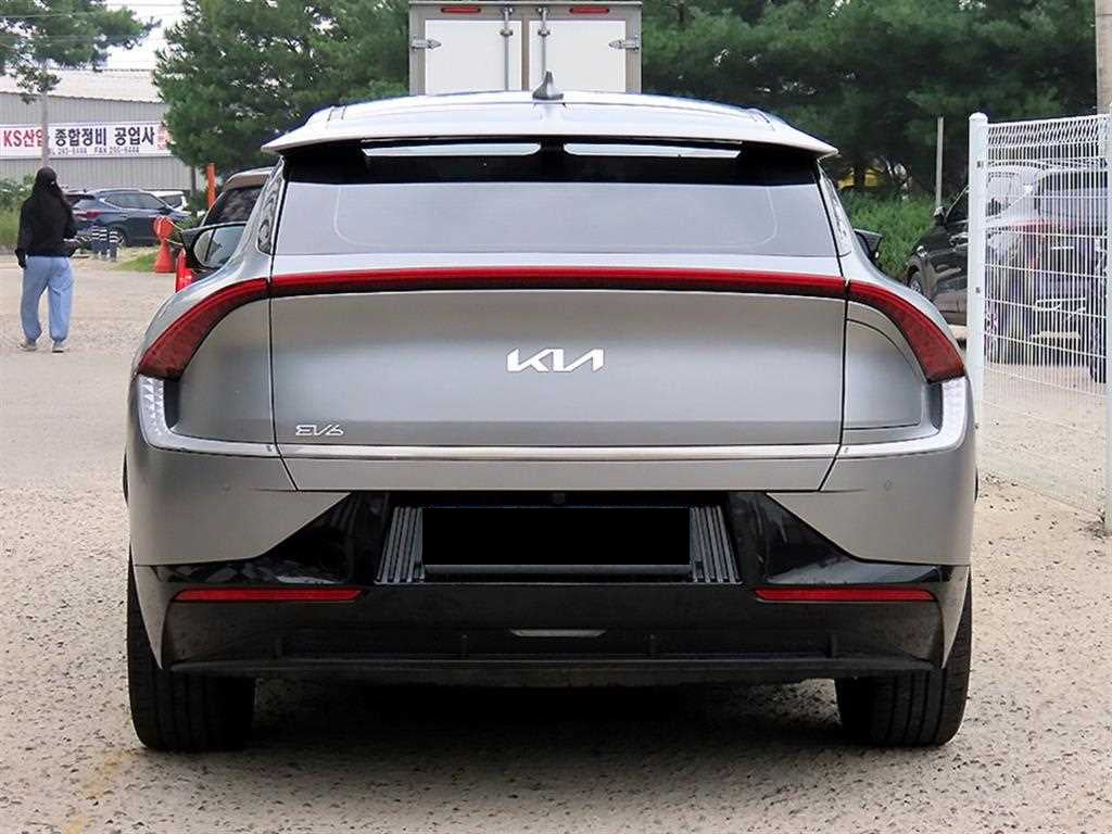 Kia EV6 — photo 04