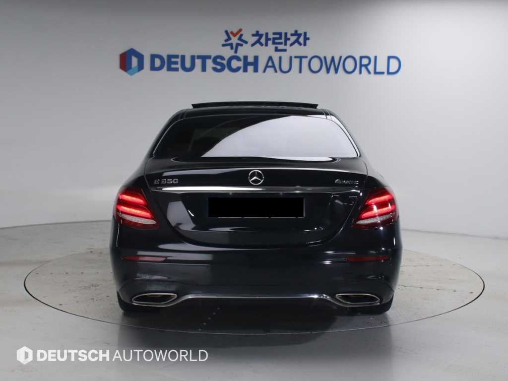 Mercedes-Benz E-Class — photo 03