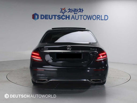 Mercedes-Benz E-Class — photo 03