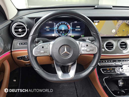 Mercedes-Benz E-Class — photo 13