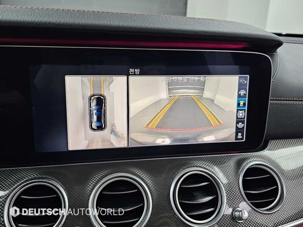 Mercedes-Benz E-Class — photo 15