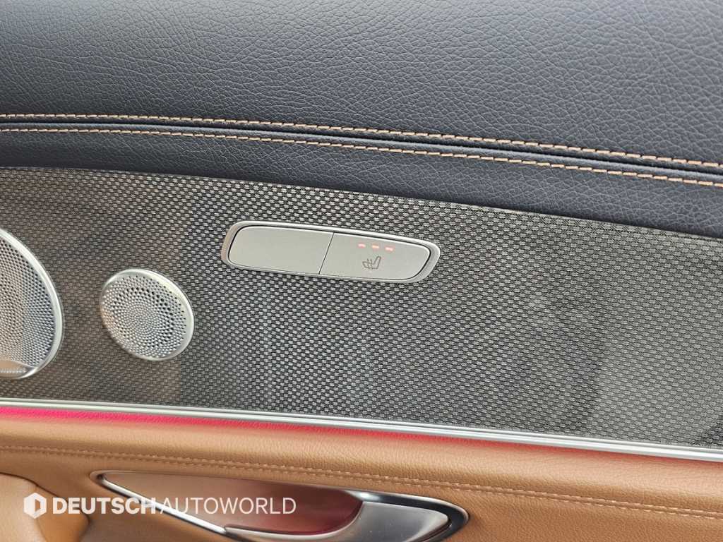 Mercedes-Benz E-Class — photo 16