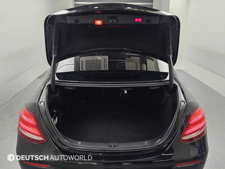 Mercedes-Benz E-Class — photo 19