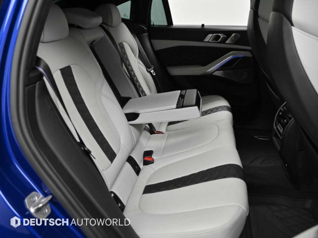 BMW X6M — photo 12