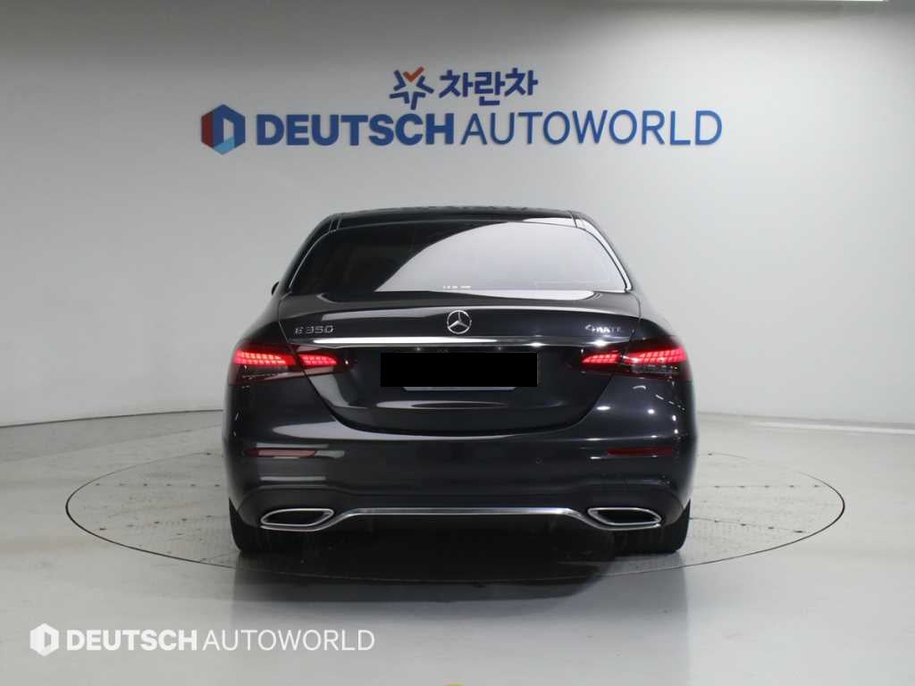 Mercedes-Benz E-Class — photo 03