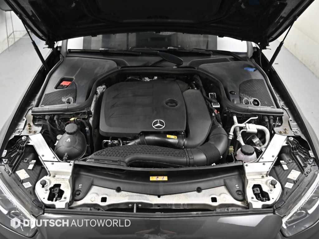 Mercedes-Benz E-Class — photo 07