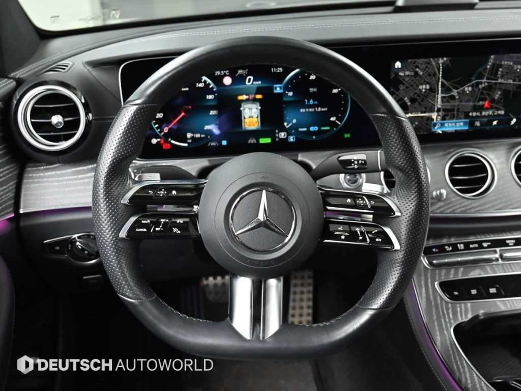 Mercedes-Benz E-Class — photo 13