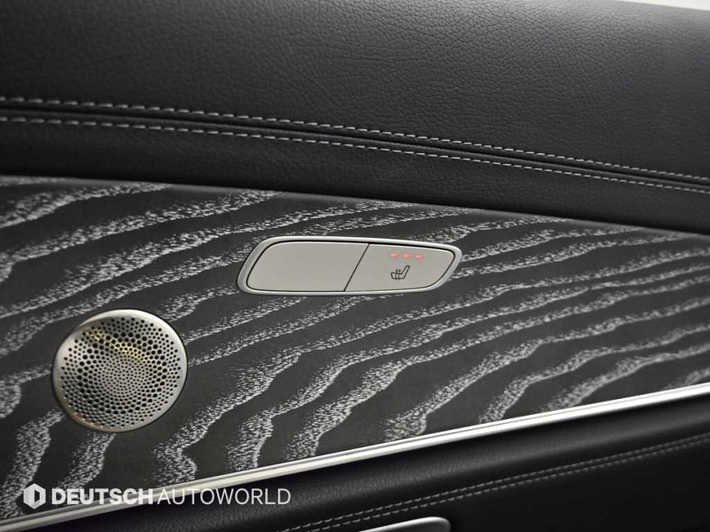 Mercedes-Benz E-Class — photo 16