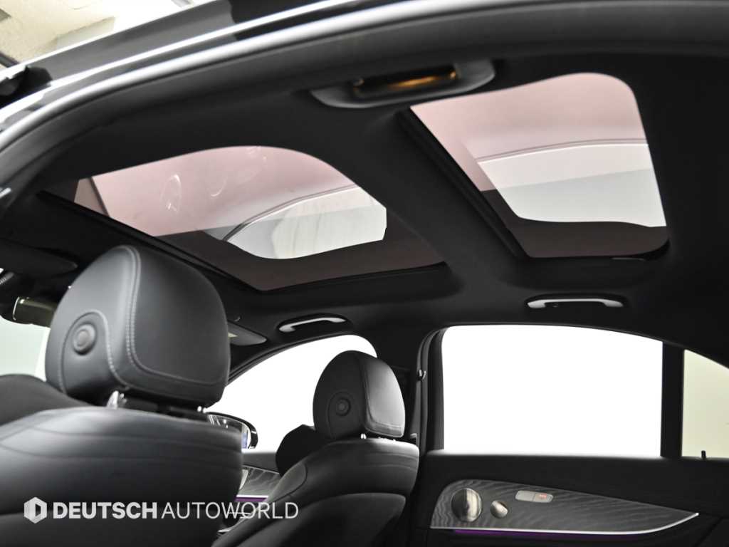 Mercedes-Benz E-Class — photo 18