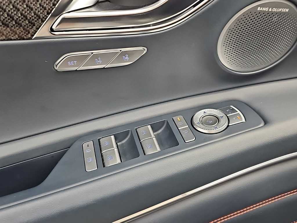 Genesis GV80 — photo 19