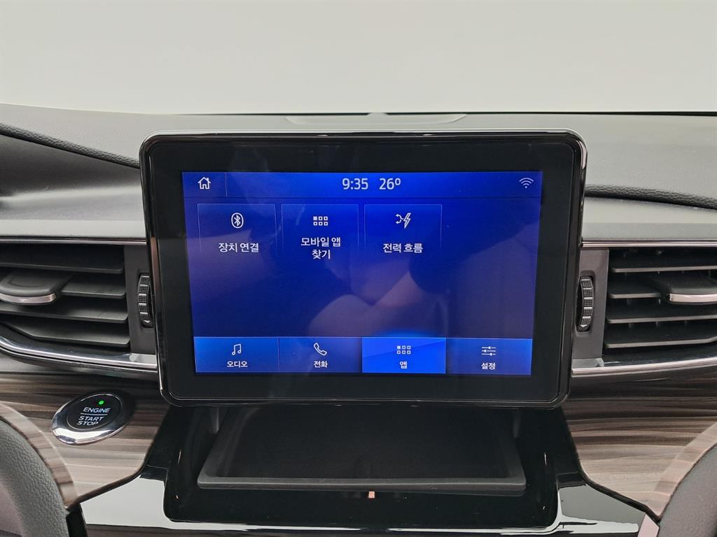 Ford Explorer — photo 09