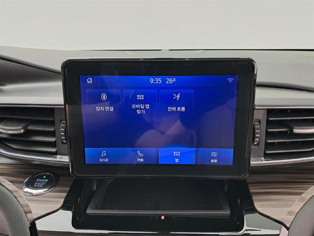 Ford Explorer — photo 09