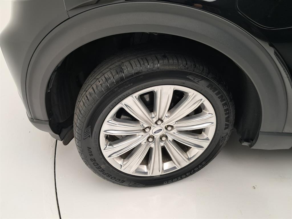 Ford Explorer — photo 20