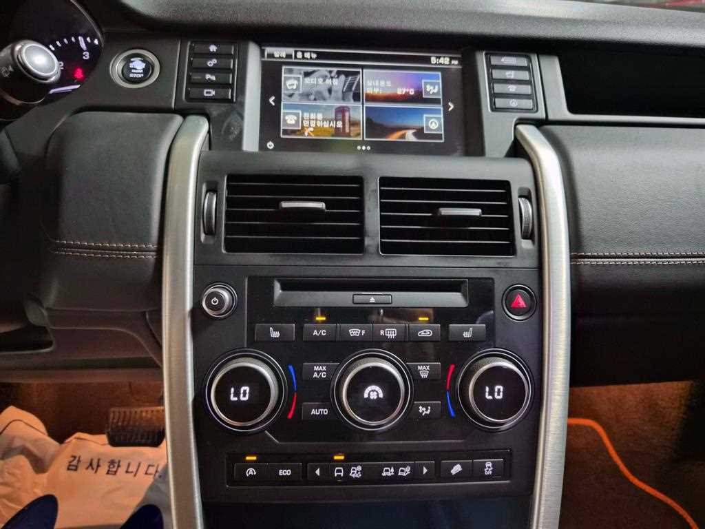 Land Rover Discovery Sport — photo 14